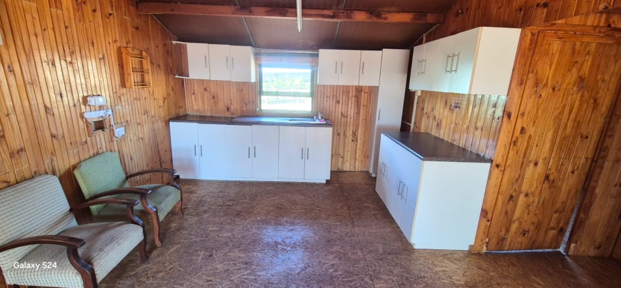 To Let 4 Bedroom Property for Rent in Queenstown Rural Eastern Cape